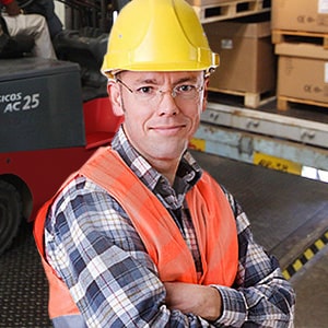 Professional cargo shipping logistics expert